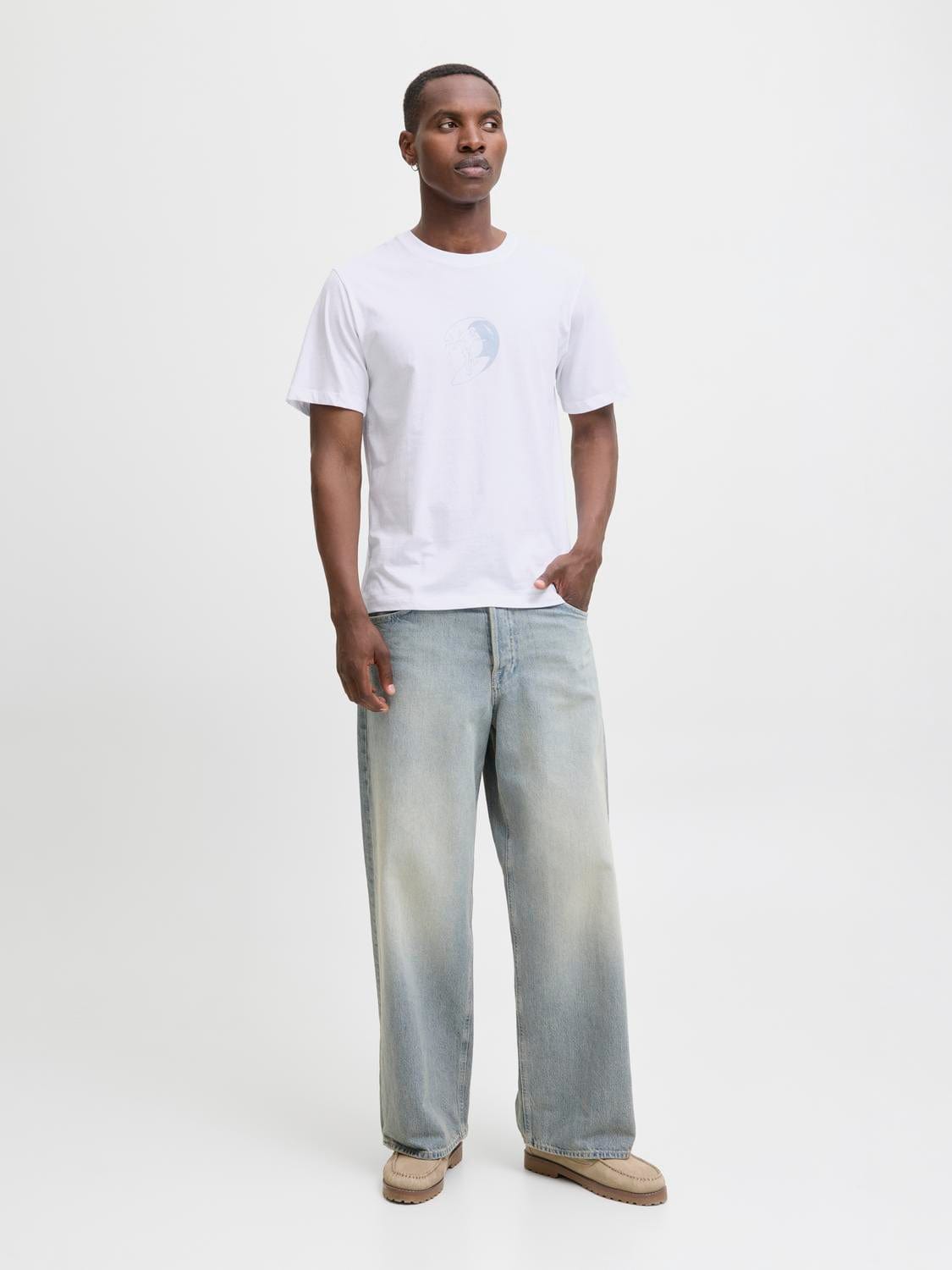 model_shot-front_full